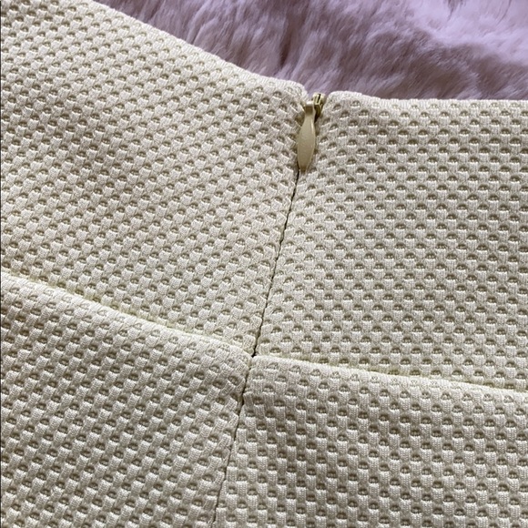 neon yellow/green textured BCBGENERATION shorts - Picture 4 of 5